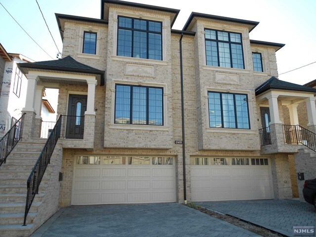 Foto principal - 2468A 7th St