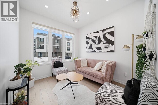 Building Photo - 275 Ironside Dr