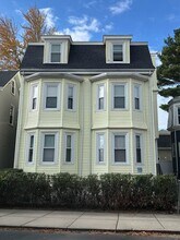 Building Photo - 8 Beethoven St