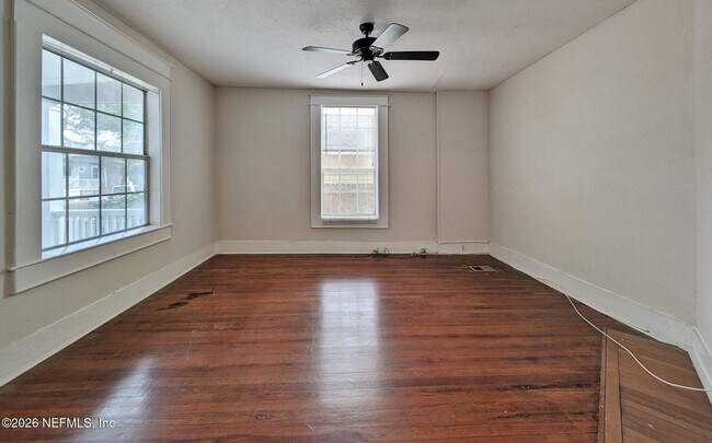 Building Photo - 424 Walnut Ct