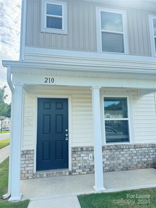 Primary Photo - 210 Winston Ln