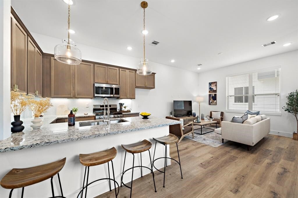 Foto principal - 1586 W Tidwell Rd
