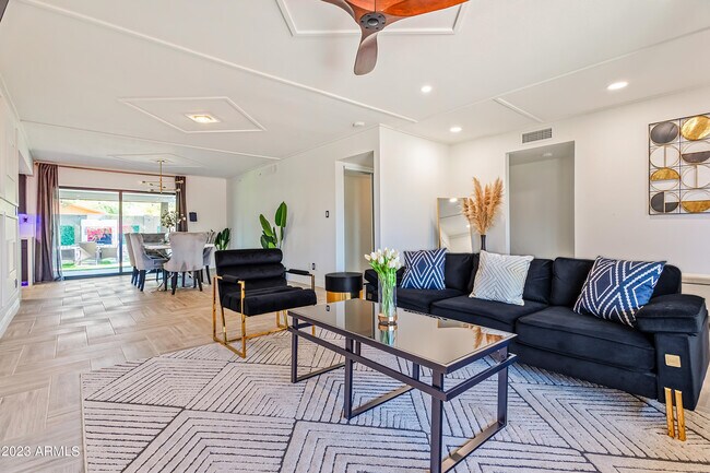 Foto del edificio - 8526 E Whitton Ave