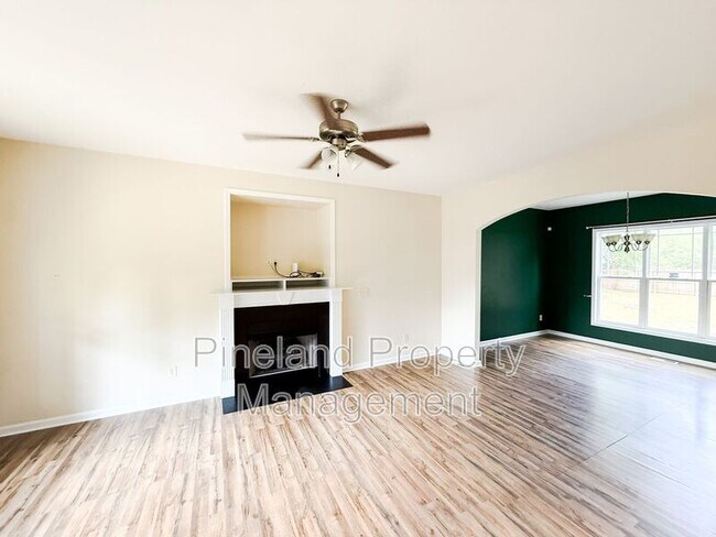 Building Photo - 675 Omaha Dr