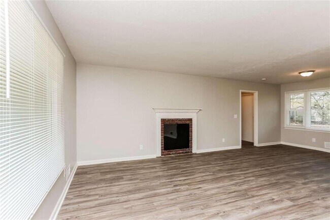 Building Photo - 229 Green Acre Ln