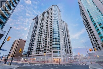 Building Photo - 242 Rideau St