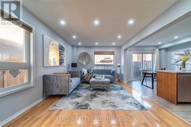 Photo du bâtiment - 27 Hollingsworth Cir