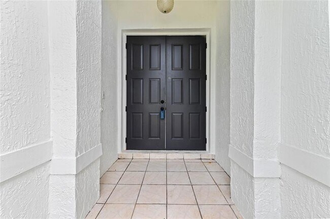 Foto del edificio - 5606 NW 109th Way