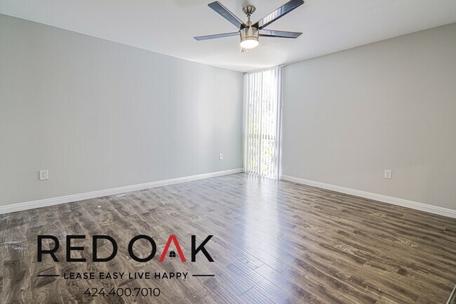 Foto del edificio - ~2 Weeks FREE~ Stunning Two Bedroom with L...