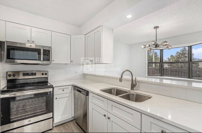 Foto del edificio - 8156 Washington St