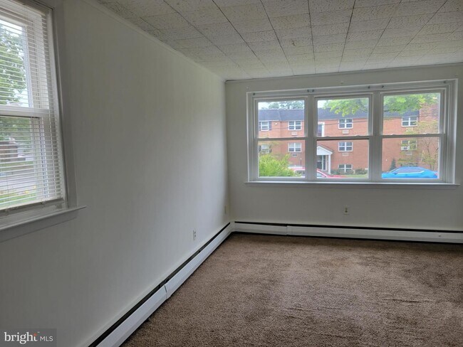 Foto del edificio - 405 W Logan St