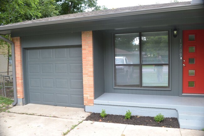 Foto del edificio - GREAT 3 BED/1.5 BATH STARTER HOME IN MEADO...