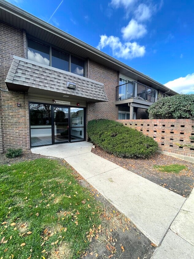 Primary Photo - 4428 Beau Monde Dr