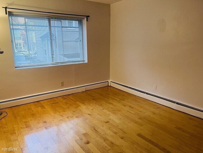Foto del edificio - 2 br, 1 bath Condo - 547 Adams St