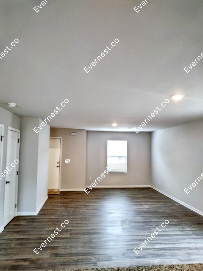 Building Photo - 3920 Park Ave