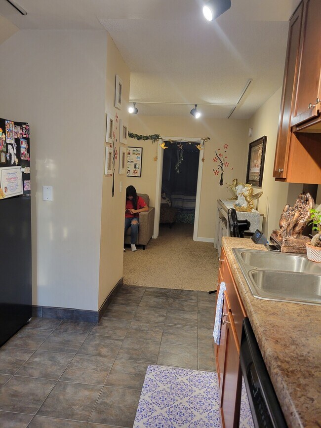 Building Photo - 1161 White Bear Ave #2