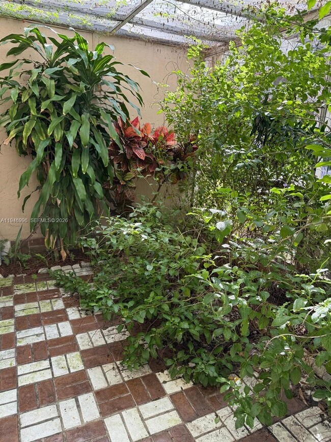 Foto del edificio - 404 NW 68th Ave