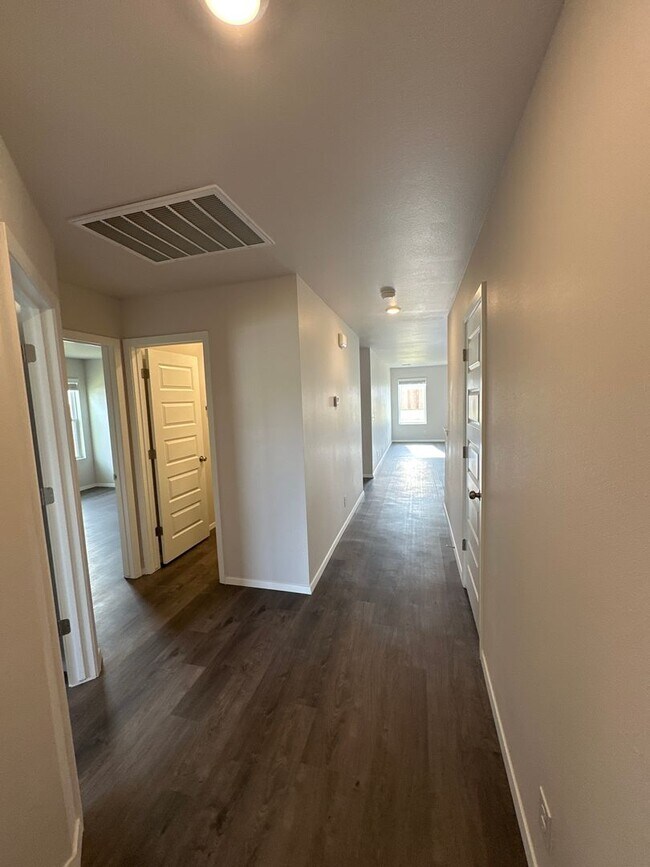Foto del edificio - Brand New Three Bedroom | Two Bathroom Home in Broken Arrow