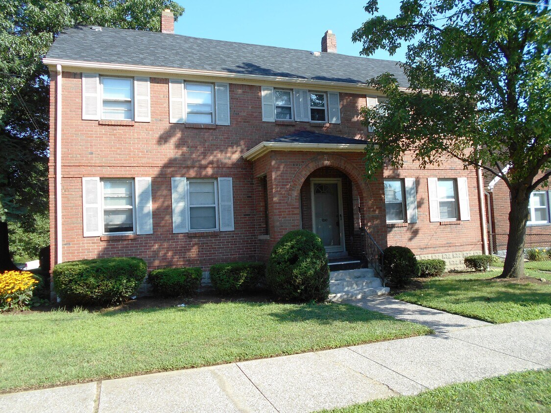 1262 W 7th St Unit 1262, Erie, PA 16502 Apartments in Erie, PA