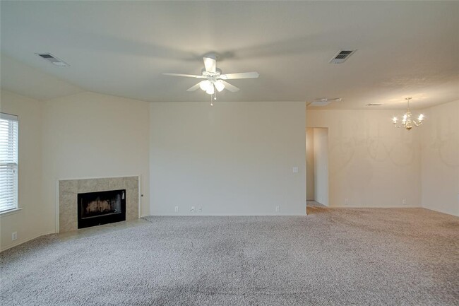 Building Photo - 3904 San Lorenzo Dr