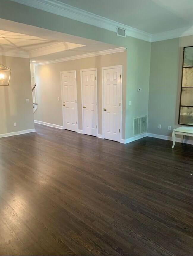 Building Photo - 3421 Golf Club Ln