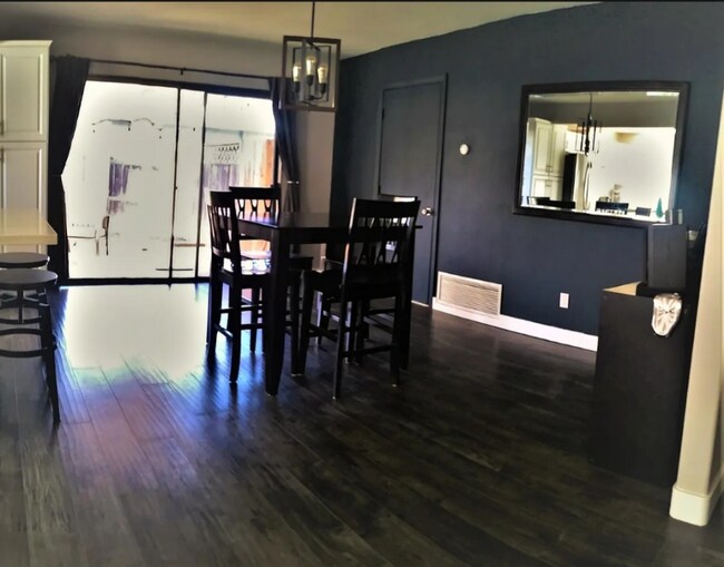 Foto del edificio - 9358 Burning Tree Way