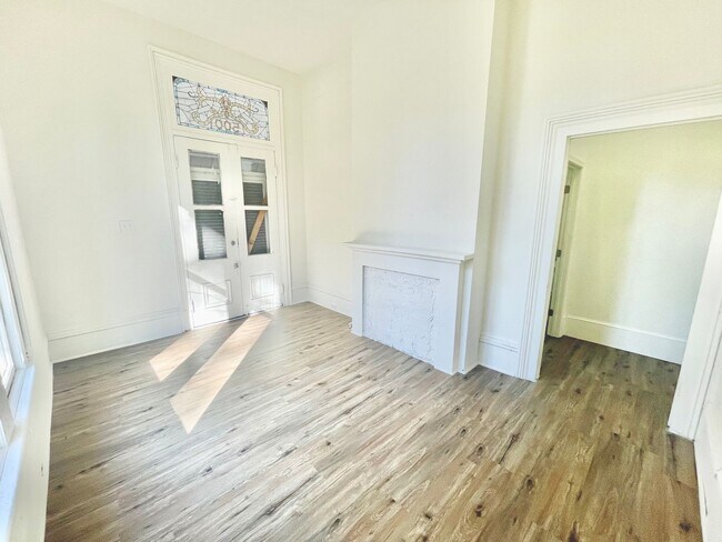 Foto del edificio - Beautiful 3 Bed 1 Bath Historic Home Locat...