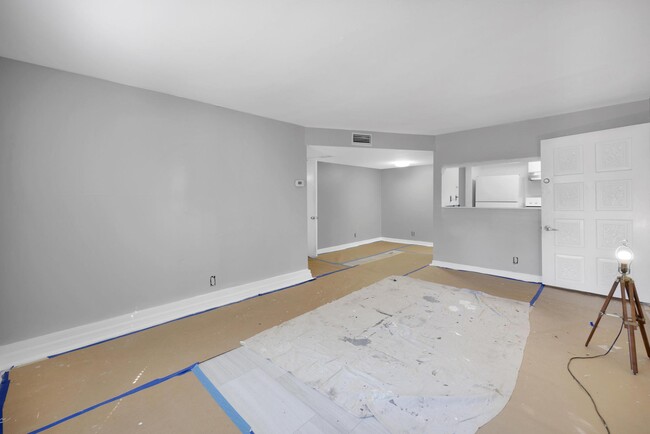 Building Photo - 2325 Spring Park Rd