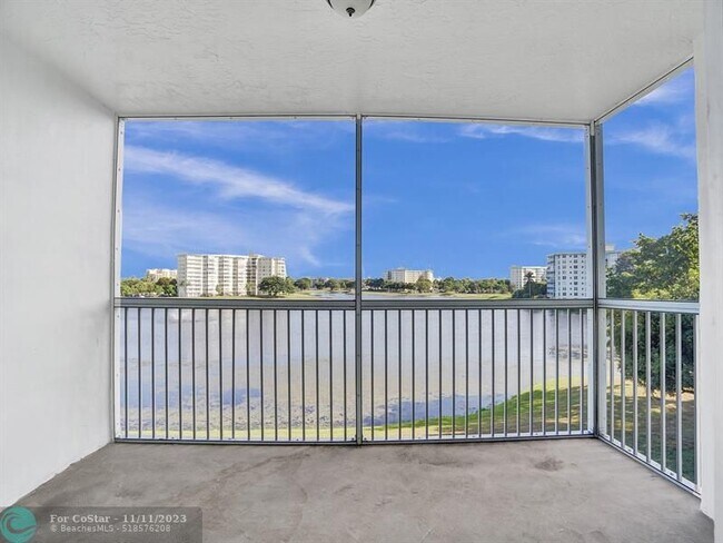 Building Photo - 3091 N Course Dr