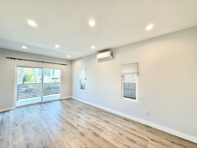 Foto del edificio - 141 N Swall Dr