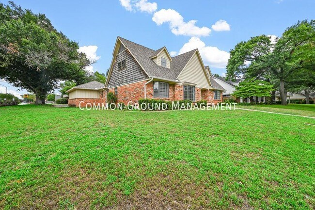Building Photo - Centrally Located Spacious 2 Story Charmer