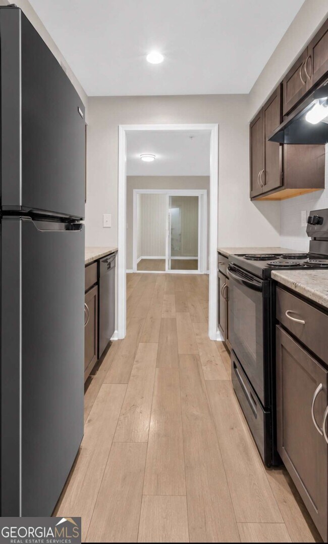 Foto del edificio - 1166 Booth Rd SW