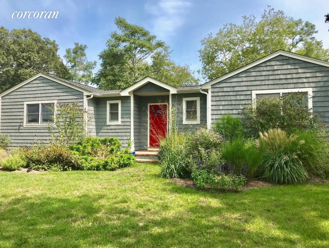22 Parkway Dr, Sag Harbor, NY 11963 House Rental in Sag Harbor, NY