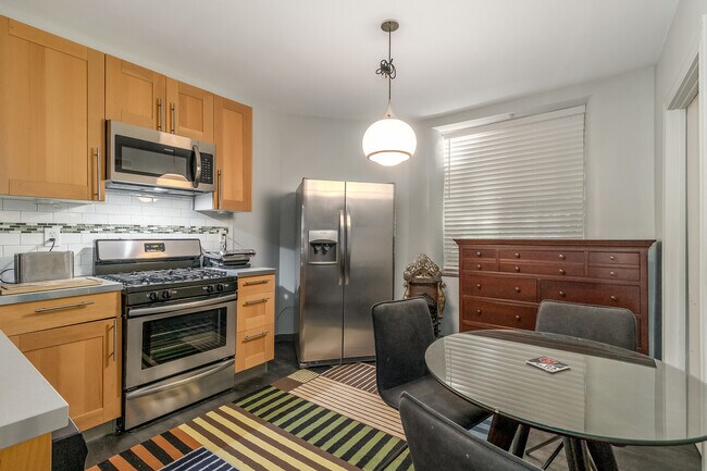 Foto del edificio - 1846 N Lincoln Ave