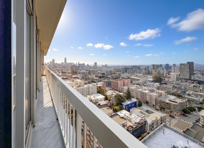 Building Photo - 2200 Sacramento St