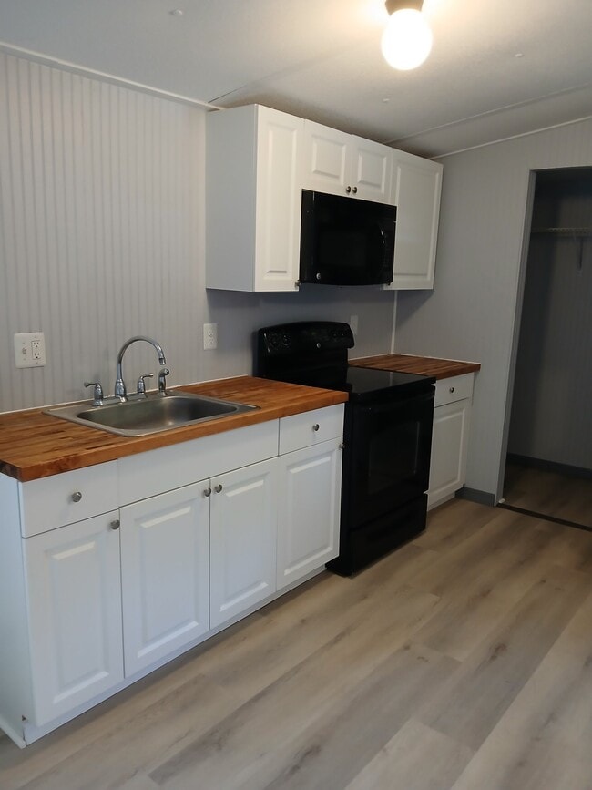 Foto del edificio - 4240 Morlock Ln