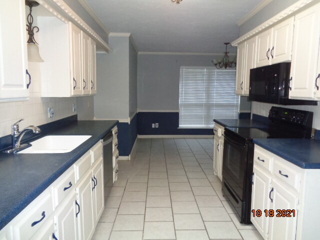 Building Photo - 7603 Canode Dr