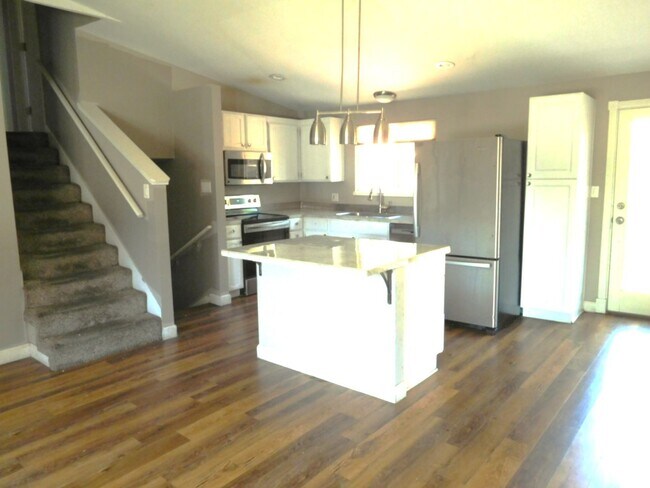 Foto del edificio - 1325 Williams Cir