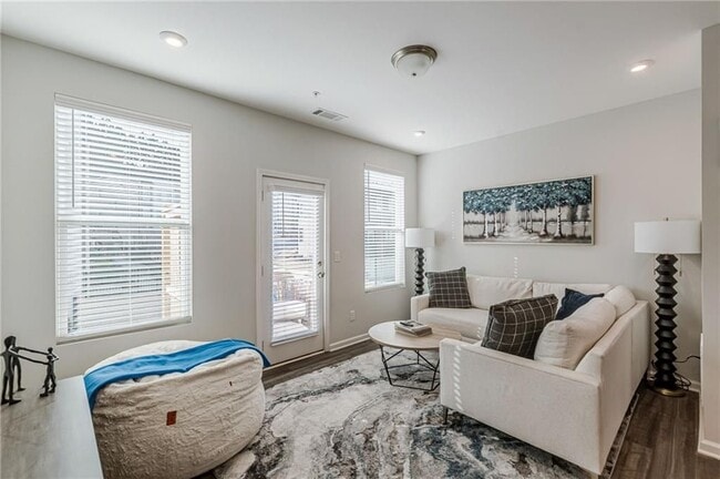 Building Photo - 1205 Skylar Ln SE