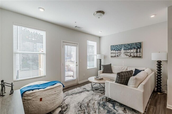 Foto del edificio - 1205 Skylar Ln SE