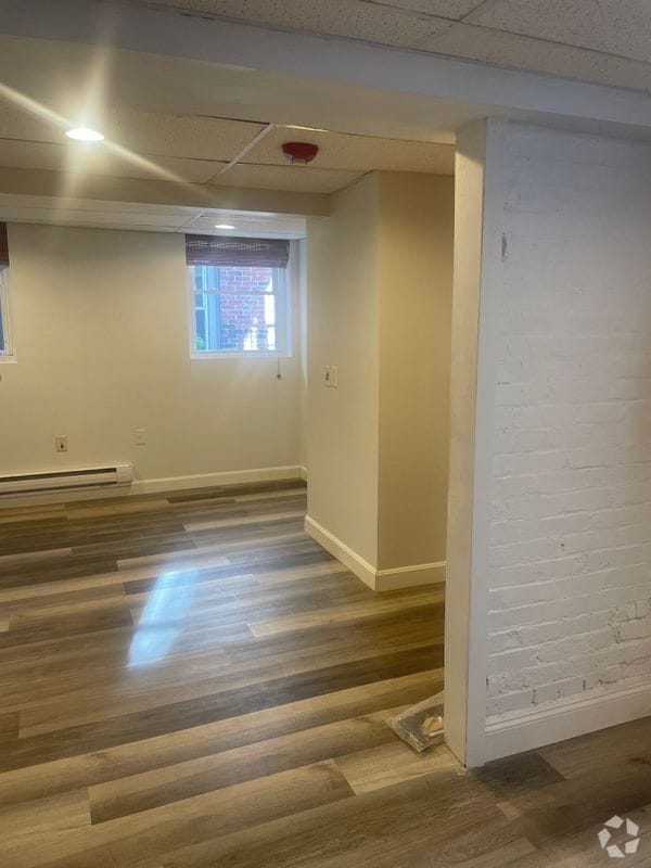 Building Photo - 35 S Angell St