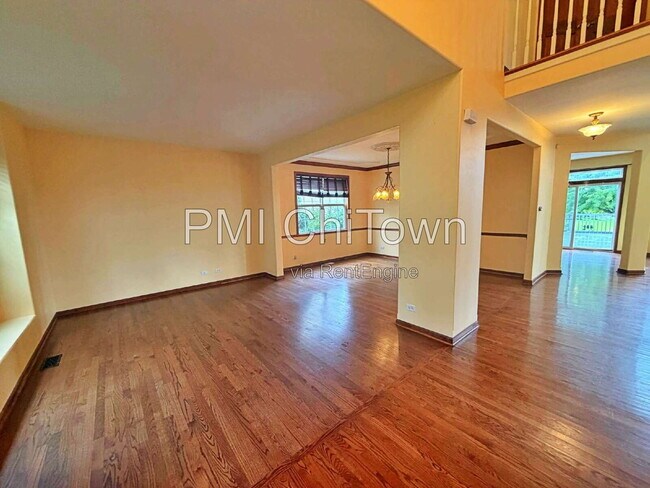 Building Photo - 2050 Rockland Dr