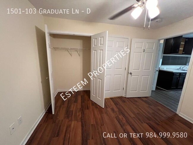 Foto del edificio - 1501 Graduate Ln