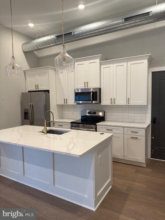 Foto principal - 5830 Henry Ave