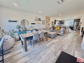 Building Photo - 14430 Strawberry Ln