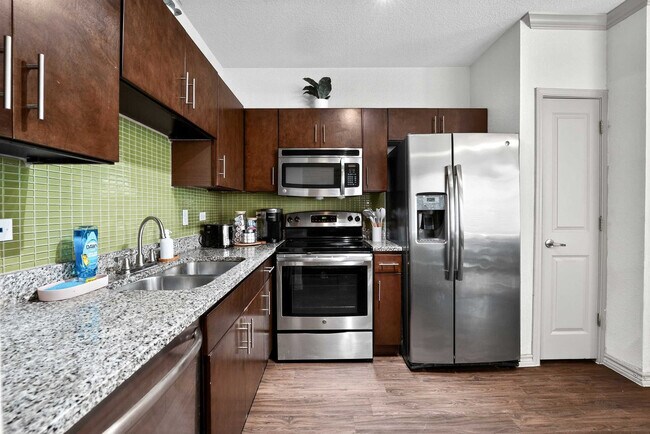 Foto del edificio - 800 W 26th St