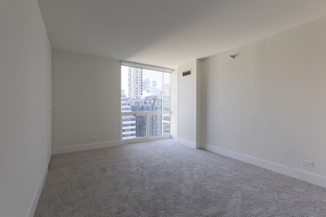 Building Photo - 200 N Dearborn St