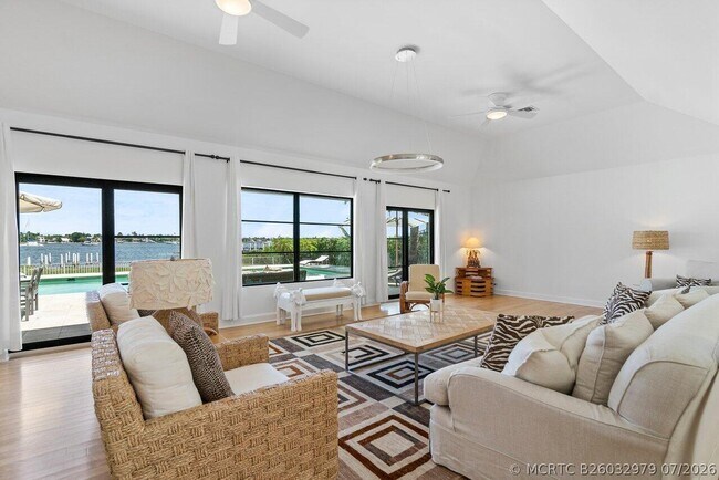Foto del edificio - 210 S Lake Dr