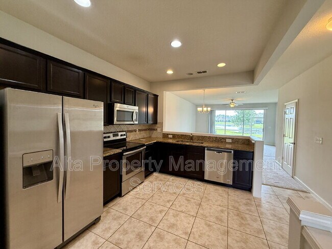Building Photo - 6812 Roundleaf Dr