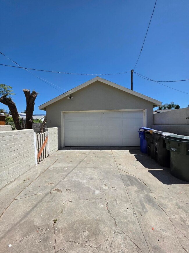 Foto del edificio - 2641 N Arrowhead Ave